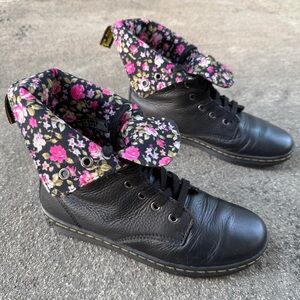 Dr Martens Stratford Fold Down Combat Boots Women’s Size 8 Black Floral Rose